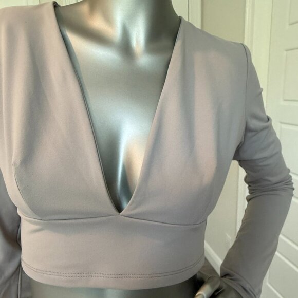 Susana Monaco x Revolve V Neck long sleeve crop top Tan  Sz S NWT - Picture 3 of 3